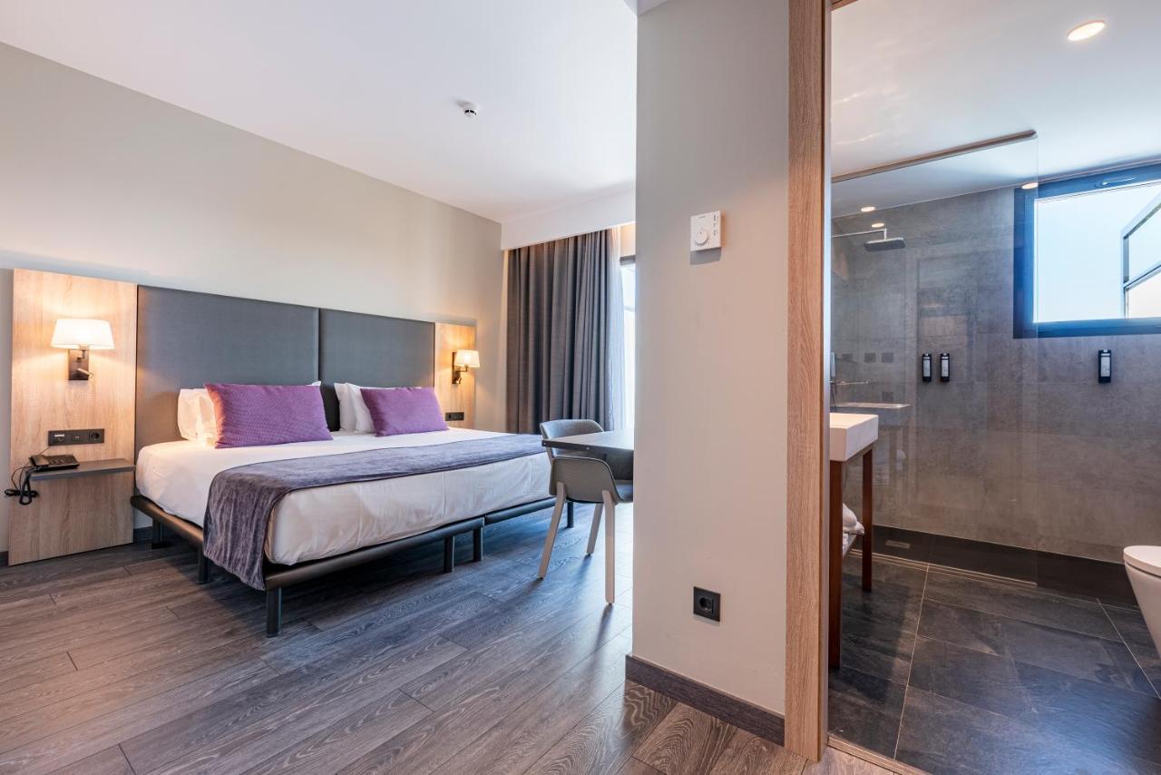 Double Room with Sea View and Terrace,1318373389:JPEG